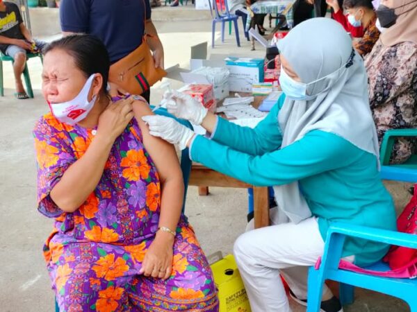 GIAT VAKSINASI COVID -19 DESA REJOSO TAHUN 2021